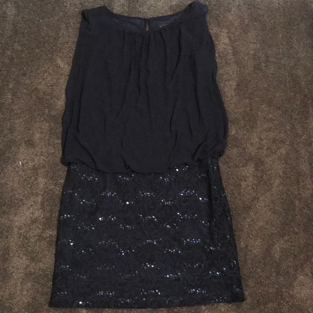 Dress - Picture 2 of 10